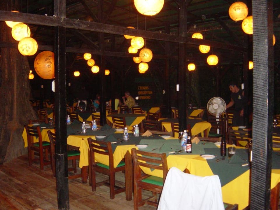 Der offene Restaurantbereich Hotel Almonds and Corals Lodge