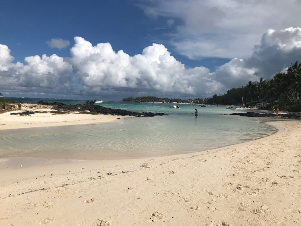 Strand Crystals Beach Resort Belle Mare, a member of Radisson Individuals