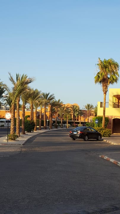 Vor dem Hotel Hotel JAZ Makadi Star & Spa