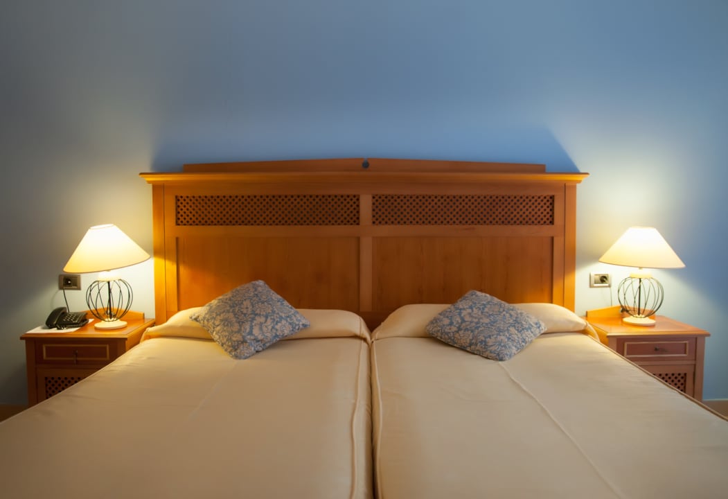 Zimmer Grand Muthu Golf Plaza Hotel & Spa