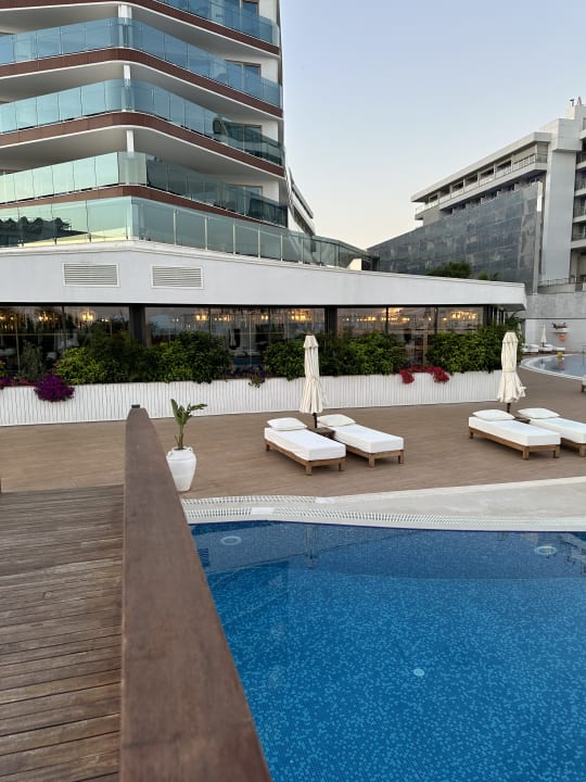 Pool Rubi Platinum Sign