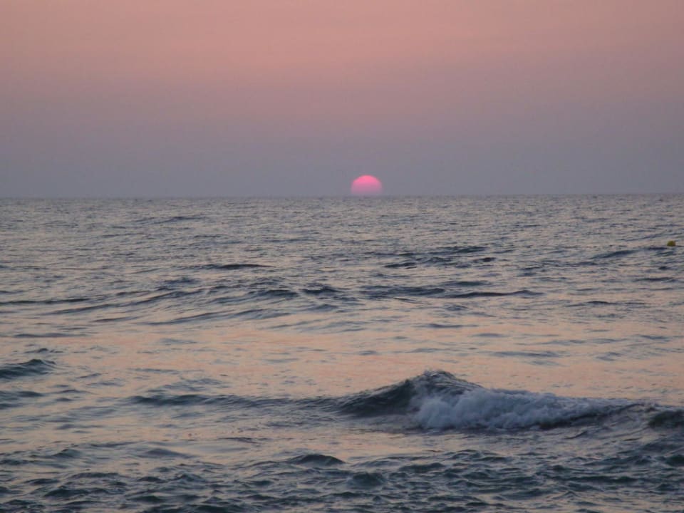 Sonnenuntergang Bella Beach Hotel