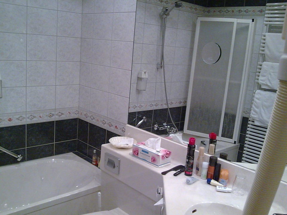 Bad - Doppelzimmer Hotel Rheinischer Hof