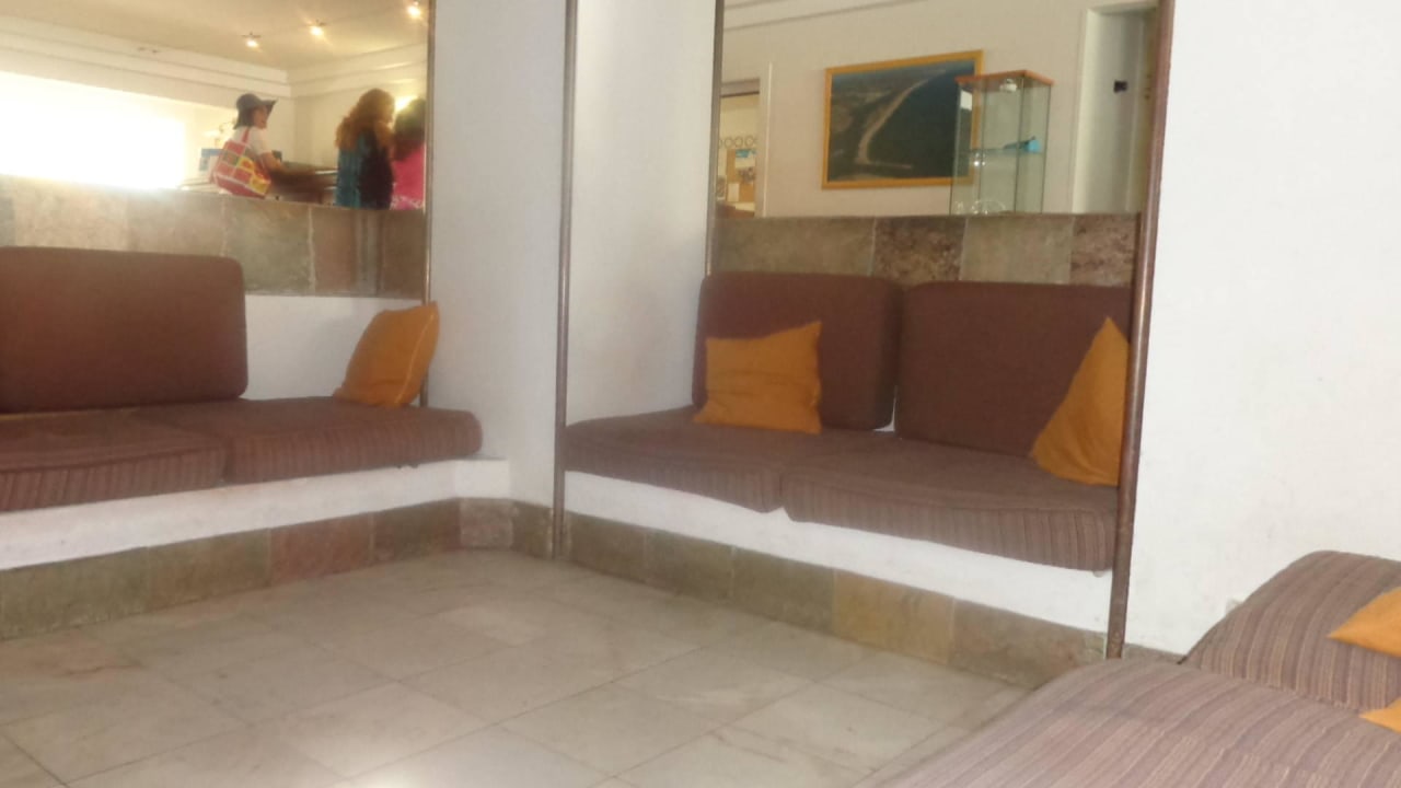 Wartebereich in der Lobby Golden Club Cabanas