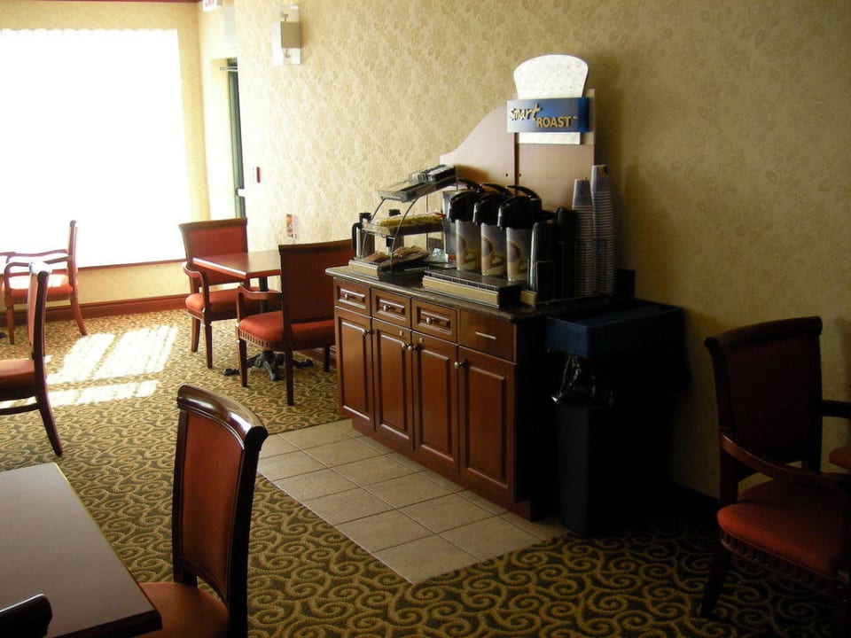 sehr einladend! Holiday Inn Express & Suites - Belleville