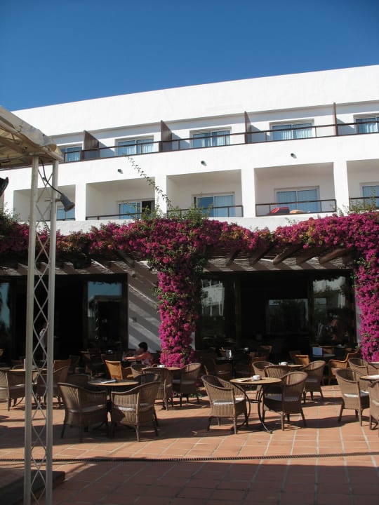 Bar an der Abendbühne Fuerte Conil-Resort