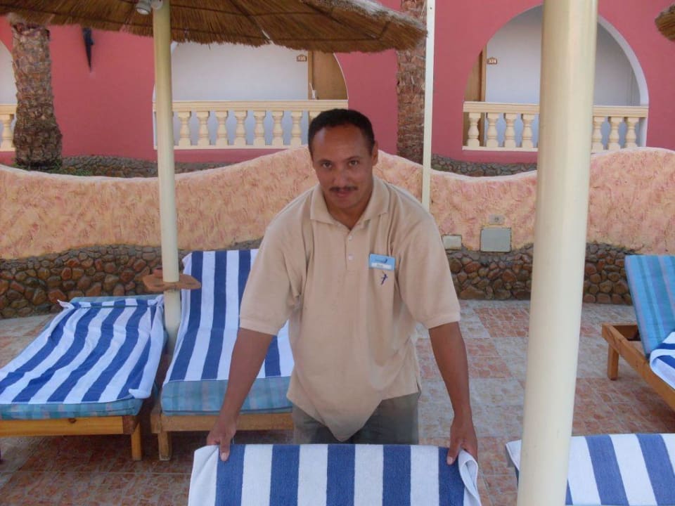 Nettes Personal Pickalbatros Alf Leila Wa Leila Resort - Neverland Hurghada