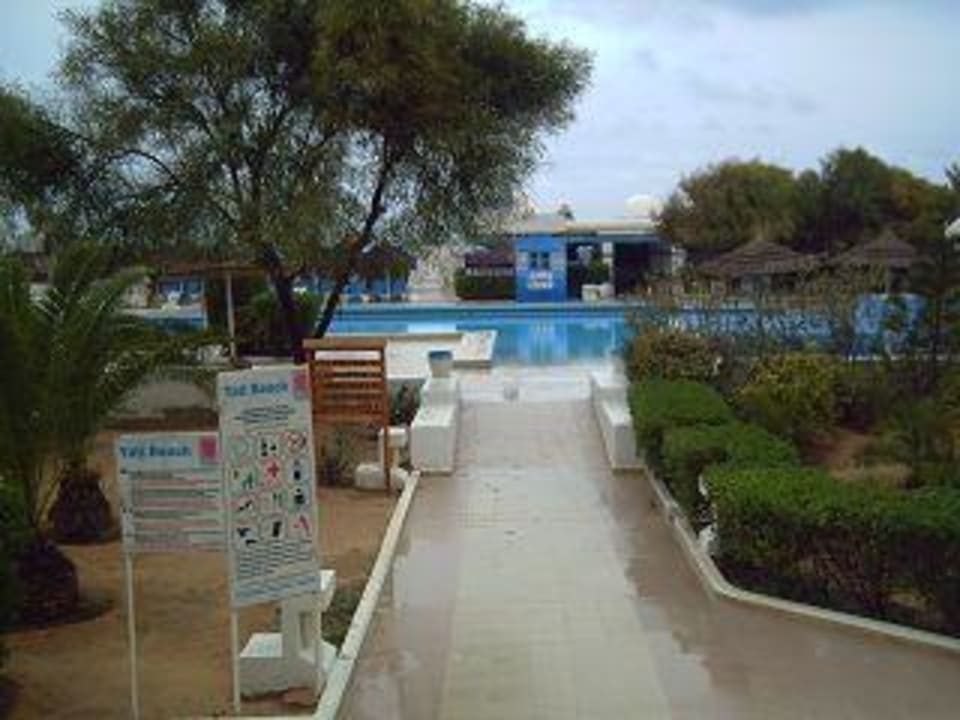 Hinterausgang zum Pool Calimera Yati Beach