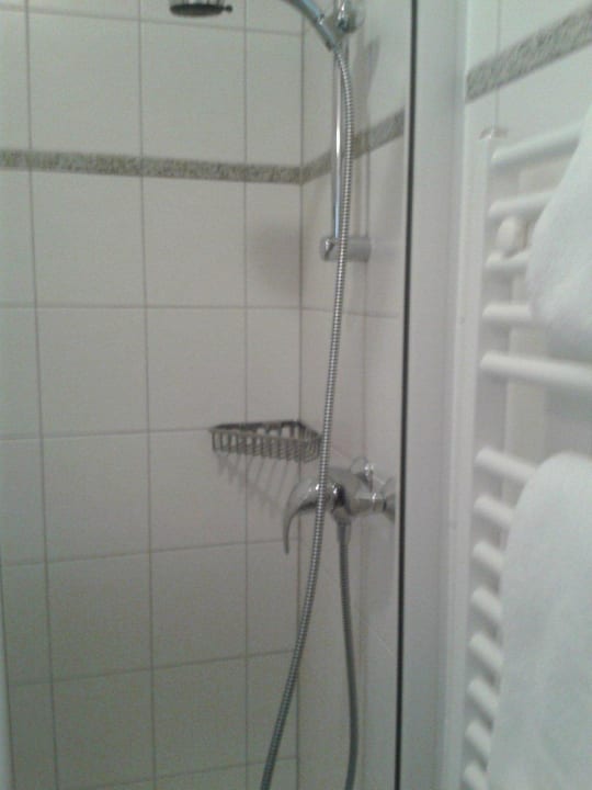 Zimmer - Dusche Hotel Körner Hof