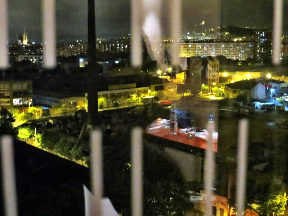 Blick zur Innenstadt 01 Hotel Barcelona Condal Mar Affiliated by Meliá