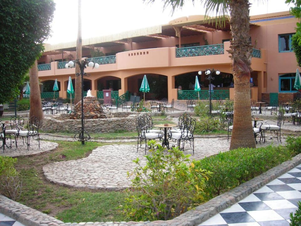 Haupthaus mit Rezeption, Bar und Restaurant Giftun Azur Resort