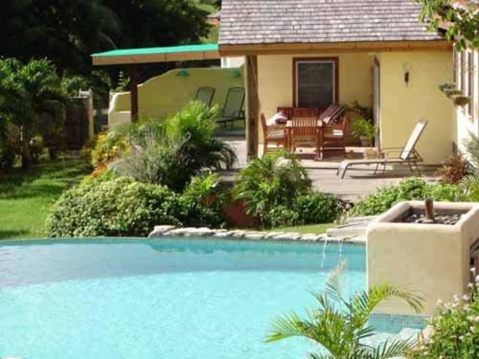 Deluxe Bana vom Pool gesehen Hotel Maca Bana