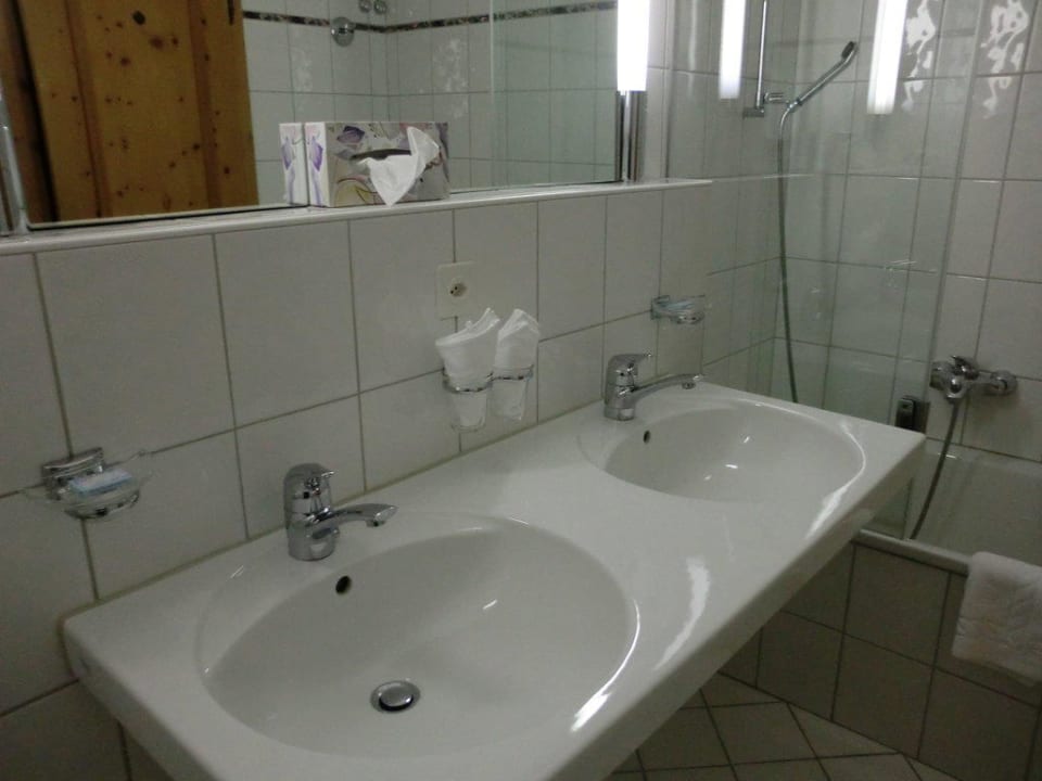Badezimmer Sporthotel Pontresina