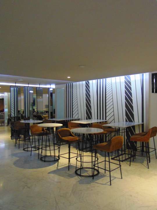 Gastro Hotel Golden Tulip El Mechtel