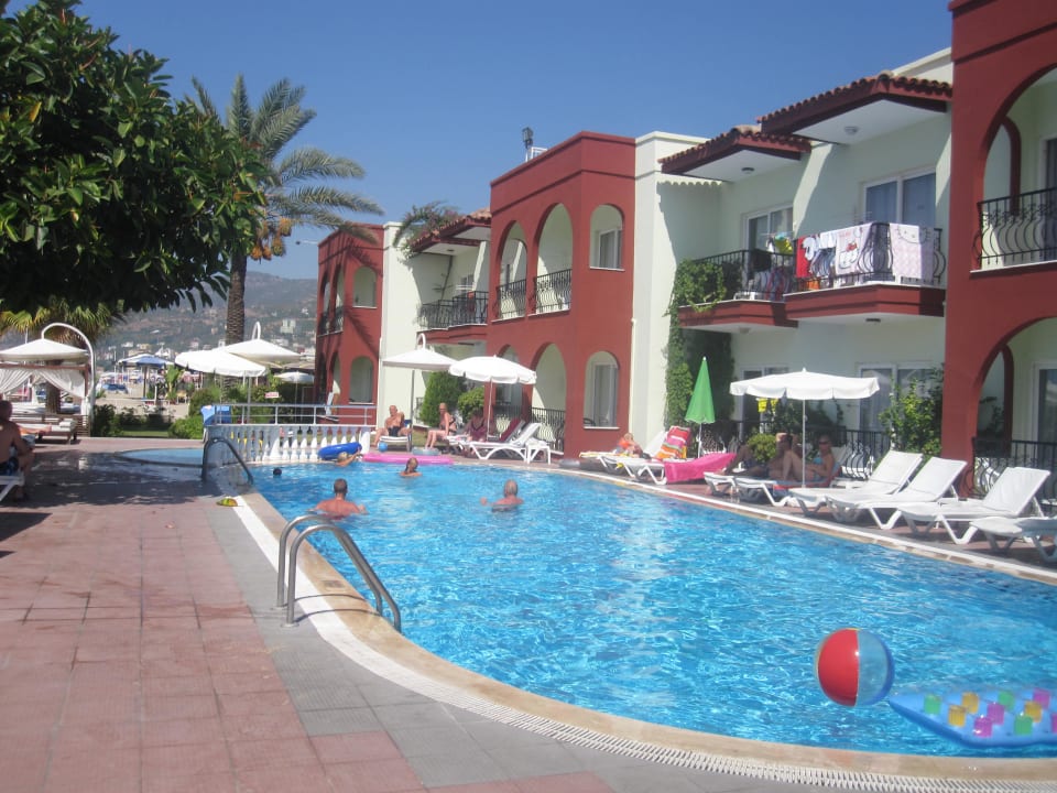 Kleiner Hotelpool Alaaddin Beach - Adults only