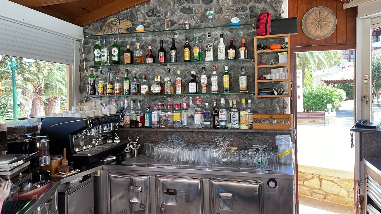 Gastro Hotel Crithoni's Paradise