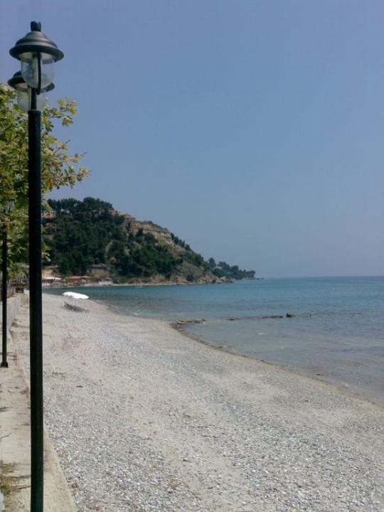 Strandansicht Xenios Dolphin Beach Hotel