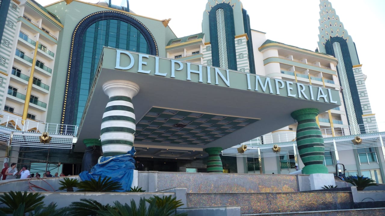 Imposanter Eingang Hotel Delphin Imperial