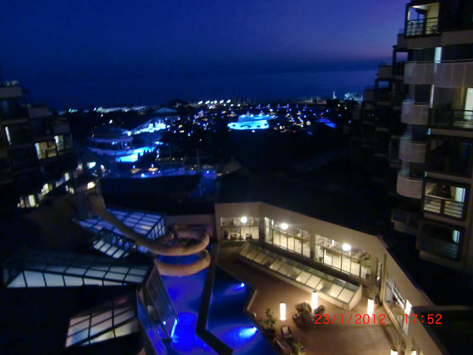 Pools bei Nacht Limak Lara Deluxe Hotel & Resort