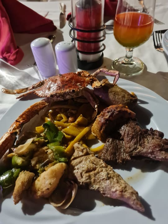 Gastro Three Corners Happy Life Beach Resort