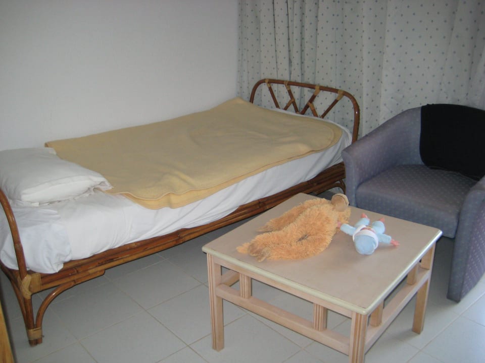 Kinderbett Hotel El Mouradi Djerba Menzel