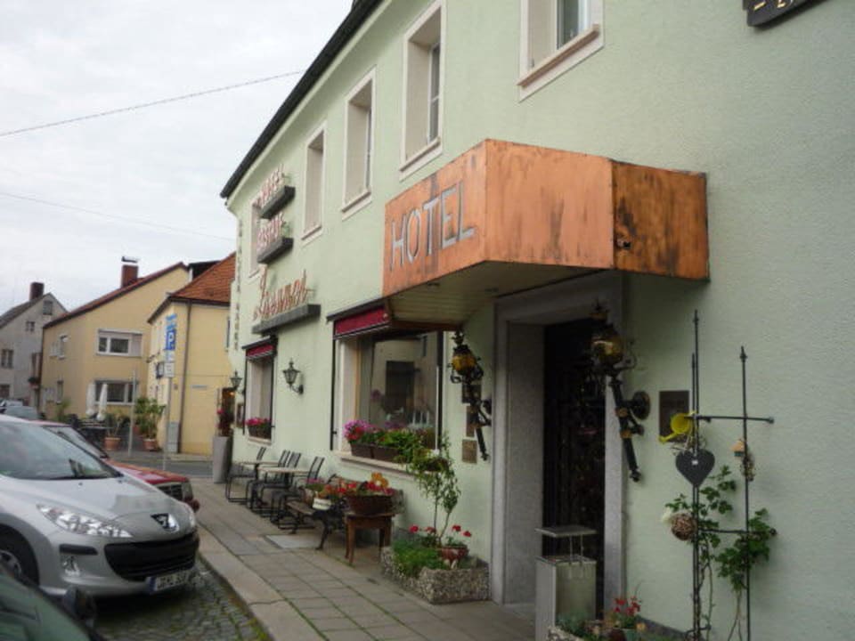 Hoteleingang Hotel Zrenner