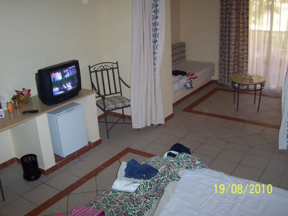 Einfaches Zimmer ohne besonderen Luxus Jaz Makadi Oasis Resort