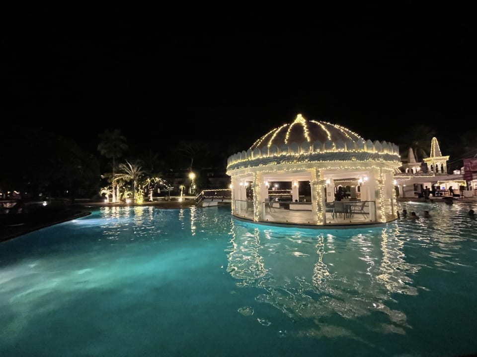 Pool Hotel Southern Palms Beach Resort