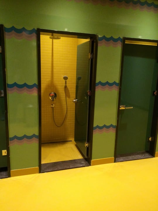 Duschen im Aquapark The Land of Legends Kingdom Hotel