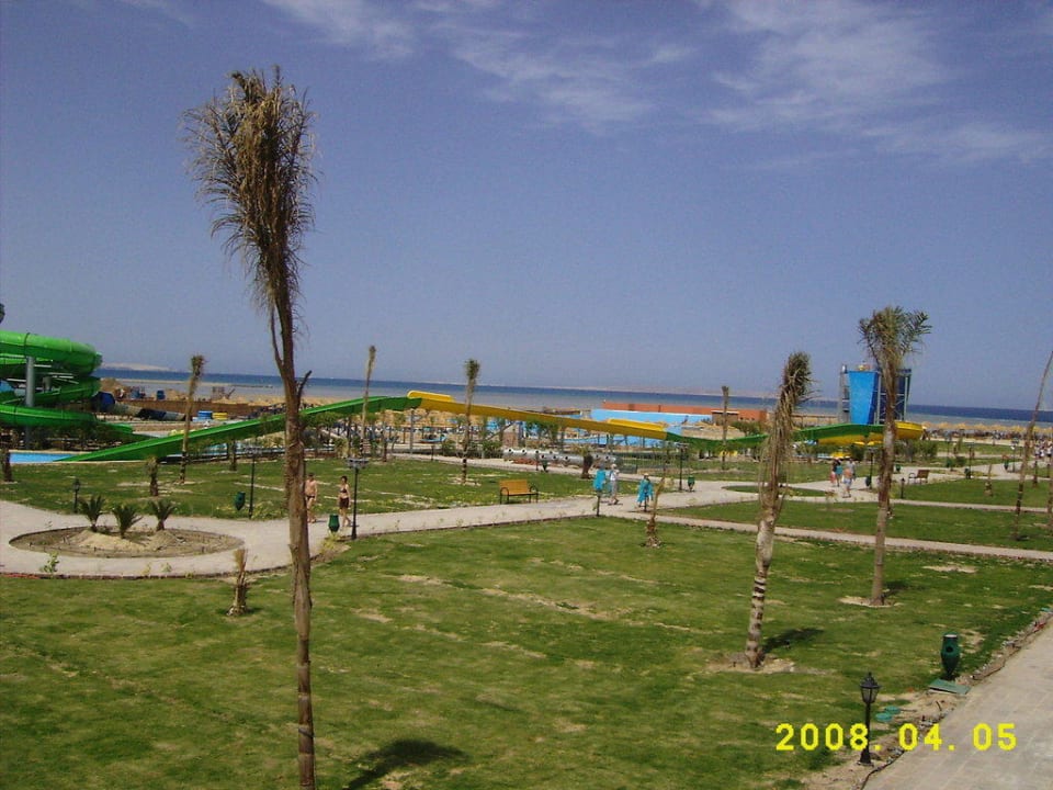 Neu angelegte Gartenanlage Titanic Beach Spa & Aqua Park