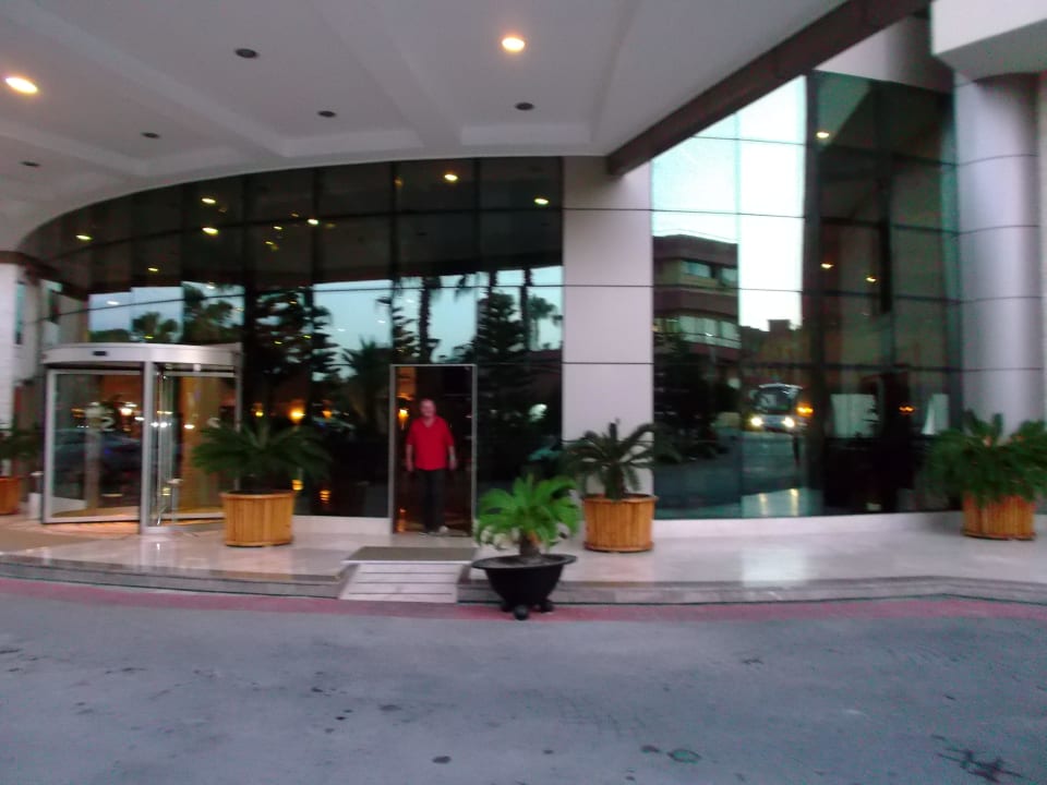 Eingang zu Hotel Saphir Resort & Spa