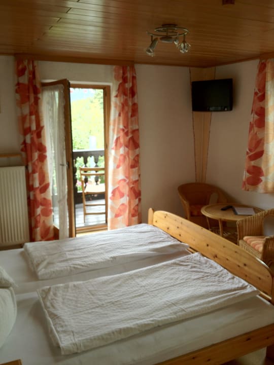 Zimmer mit Blick auf Balkon Landhaus Jakob