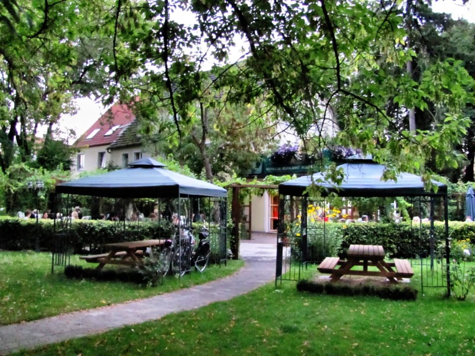 Hoteleigener Biergarten Kurhaus salinenparc - Design Boutique Hotel