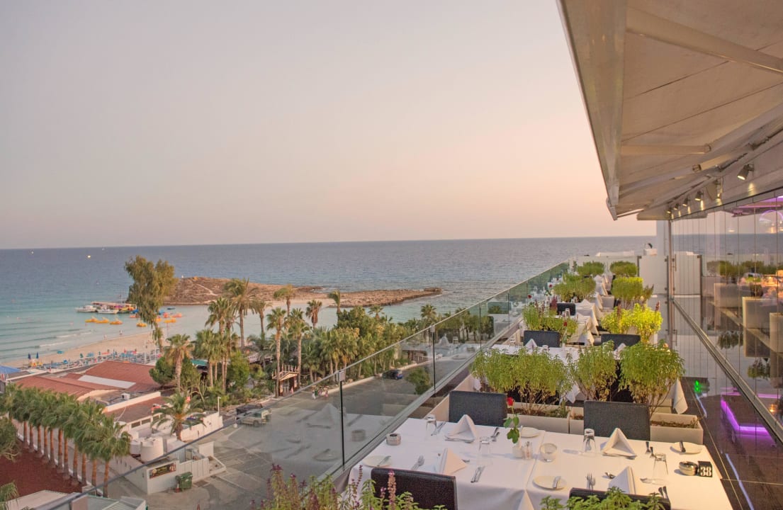 Glasshouse Lounge Restaurant. Adams Beach Hotel