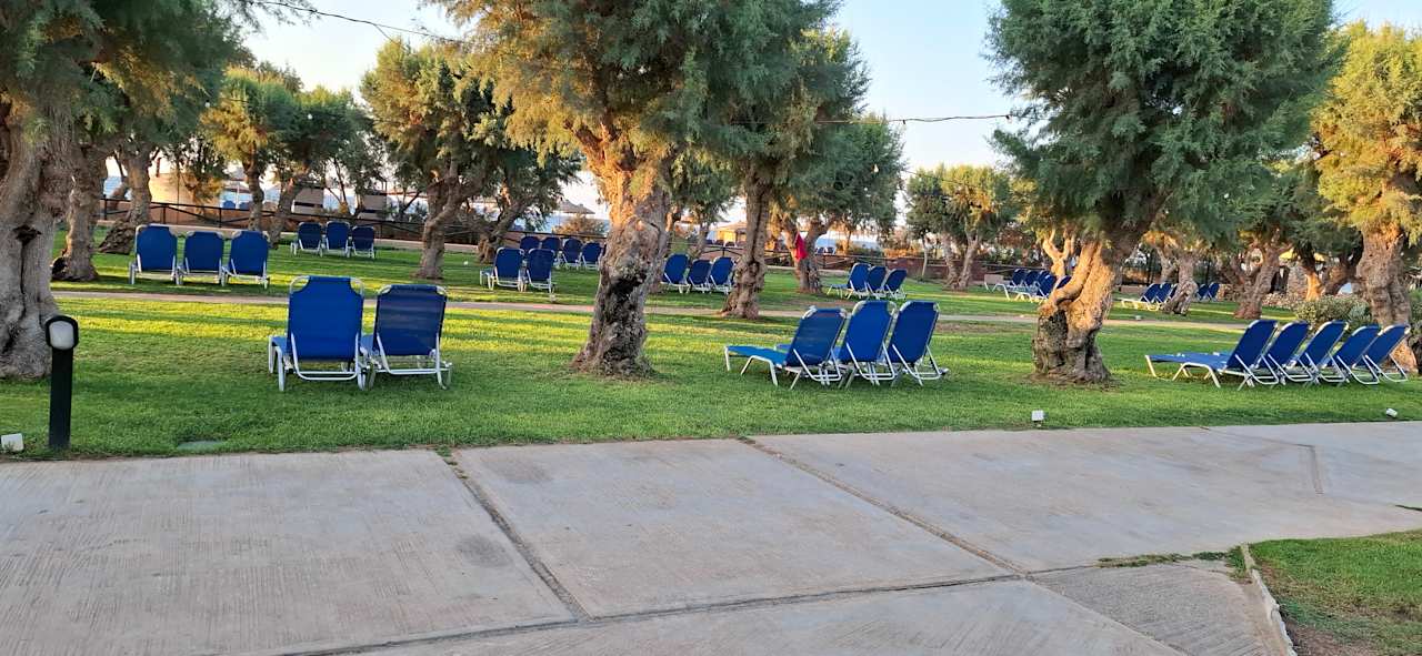 Gartenanlage Anissa Beach & Village