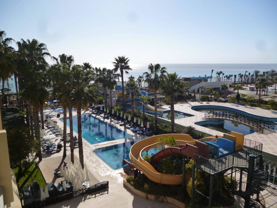 Poolseite Hotel Meryan