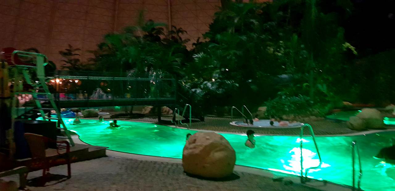 Pool Tropical Islands Resort