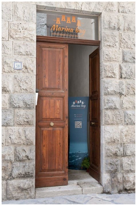 Room Marina Bay Apartments