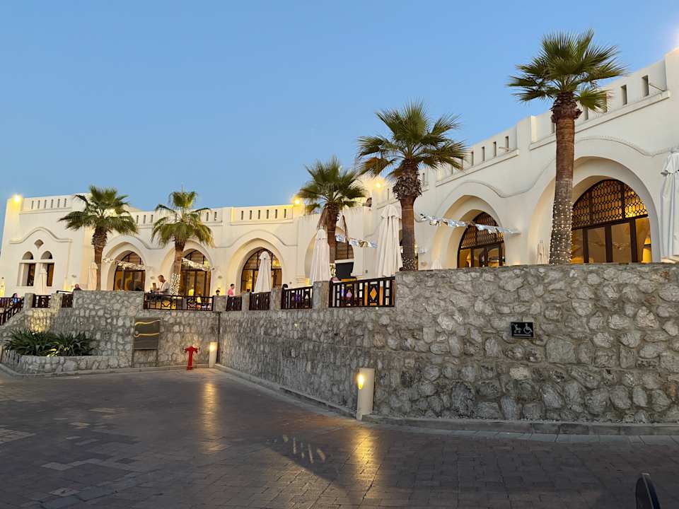 Gastro The Cove Rotana Resort