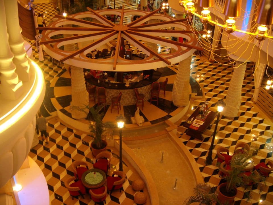 Atrium Bar Granada Luxury Okurcalar