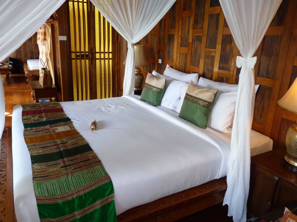 Bett Santhiya Koh Phangan Resort & Spa