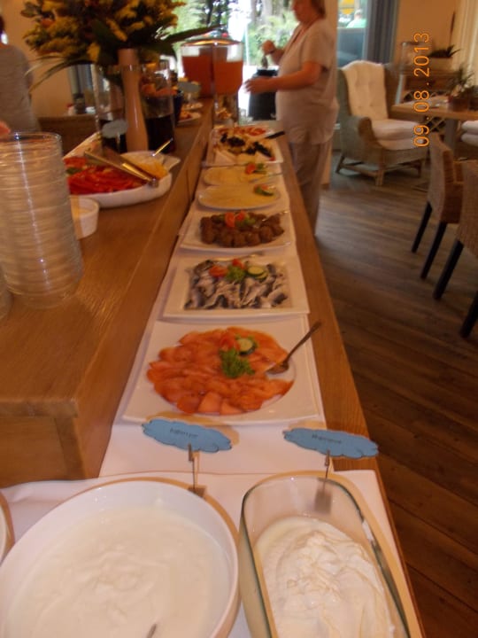 Buffet im "Wolkenlos" Hotel Vier Jahreszeiten Kühlungsborn