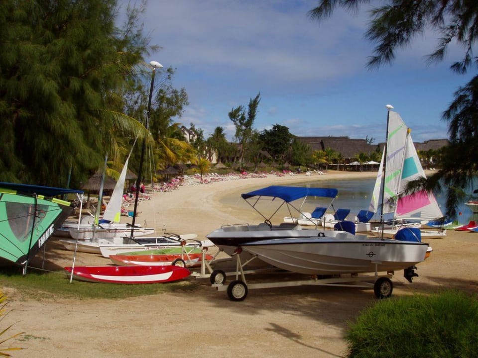 Bootsverleih am Strand LUX* Grand Gaube Resort & Villas