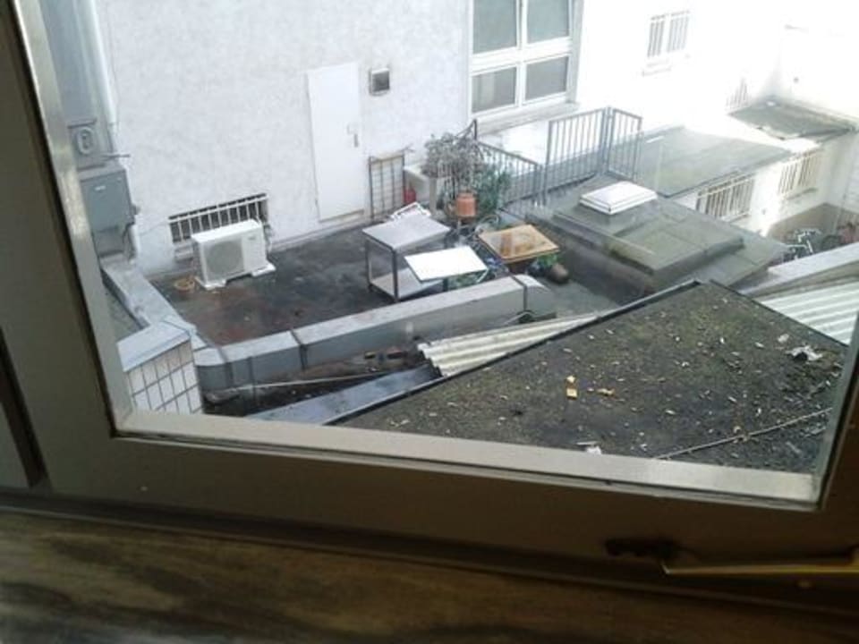 Fenster zum Hof ibis Styles Frankfurt City