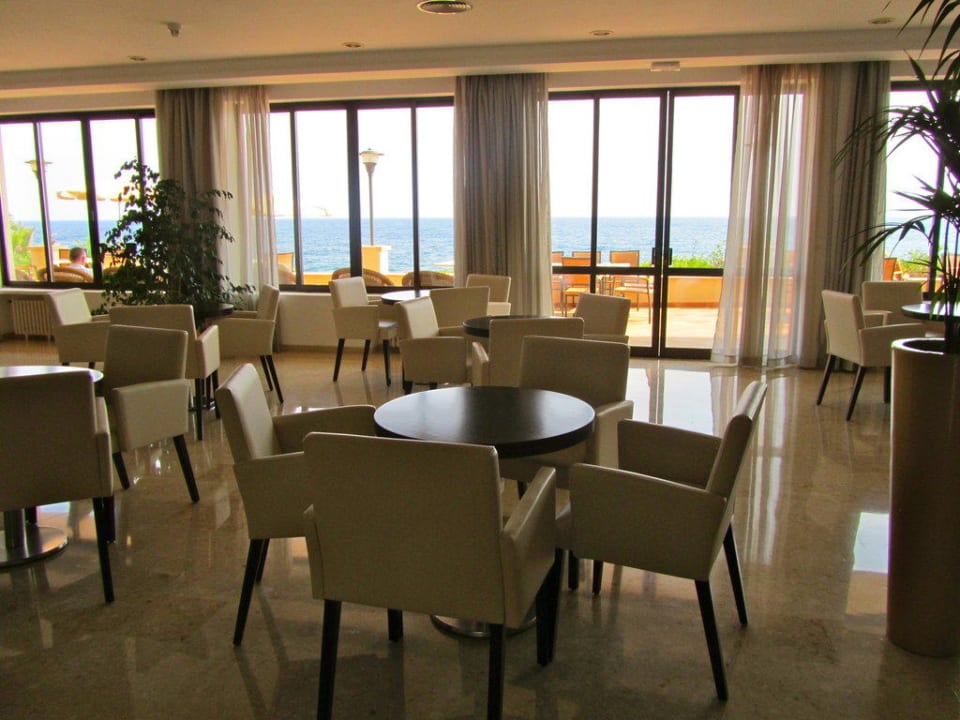 Sitzgruppe in der Hotelhalle Grupotel Aguait Resort & Spa - Adults only