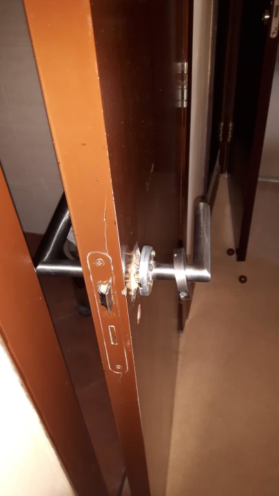 Türen fallen auseinander  Hotel Cazablanka / Casablanca