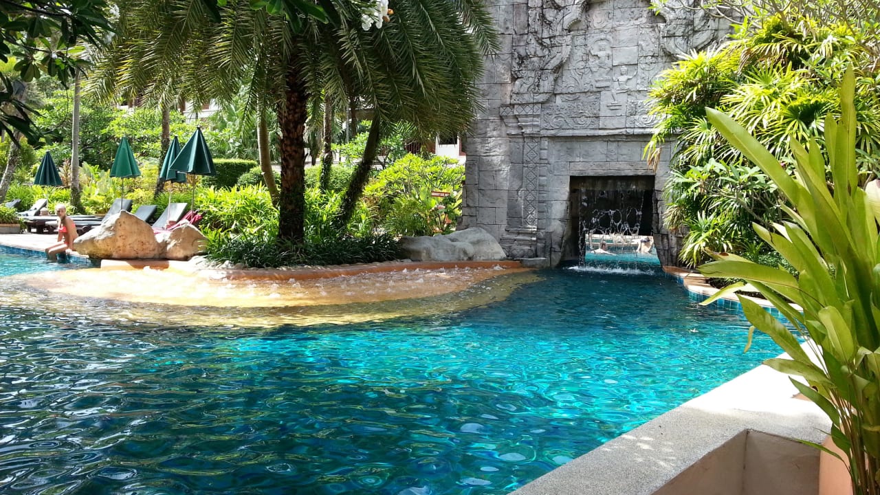 Traumhafter Pool über 200m Umfang Kata Palm Resort & Spa