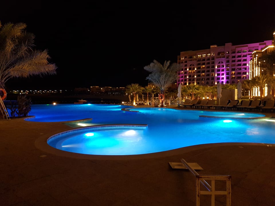 Pool DoubleTree by Hilton Resort & Spa Marjan Island