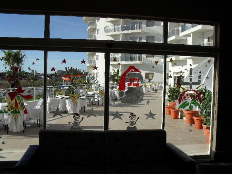 Blick auf die Terrasse Seaden Sea World Resort & Spa