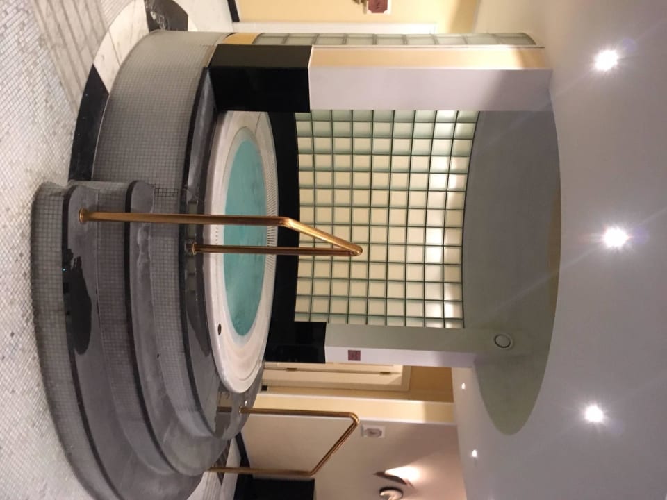 Whirlpool Althoff Grandhotel Schloss Bensberg